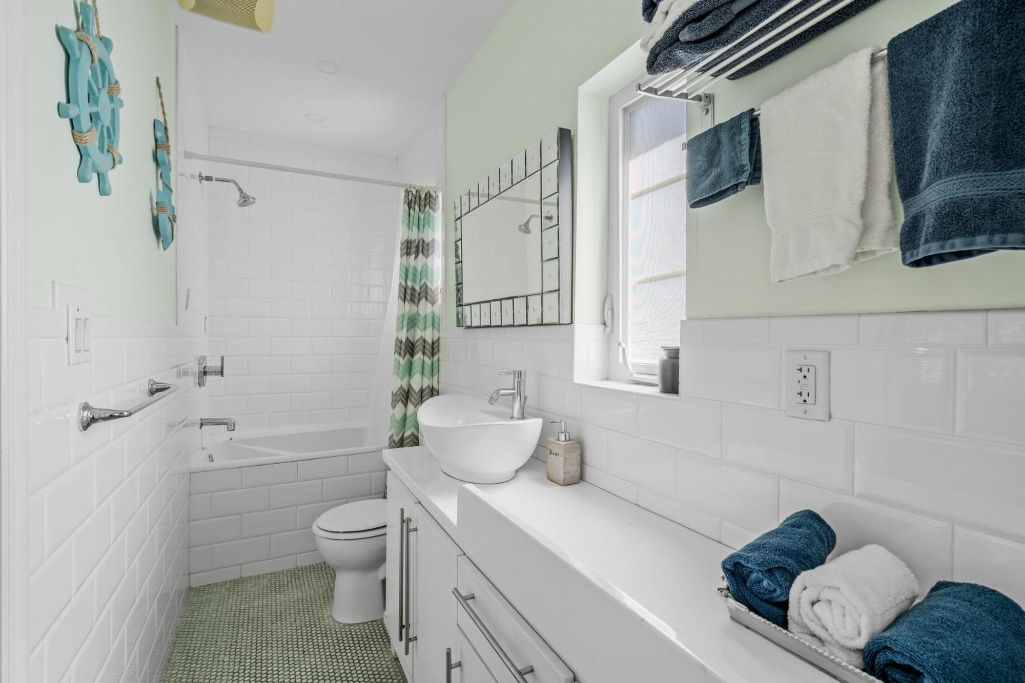 Family Room Private Bathroom