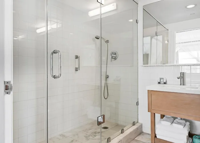 Townhouse Hotel